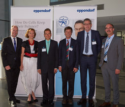 From left to right: Wilhelm Plüster (Eppendorf AG), Maria Leptin (EMBO),Thomas Wollert (Max Planck Institute of Biochemistry), Reinhard Jahn (MPI for Biophysical Chemistry), Axel Ziemke (Eppendorf Vertrieb Deutschland GmbH) and Axel Jahns (Eppendorf AG)