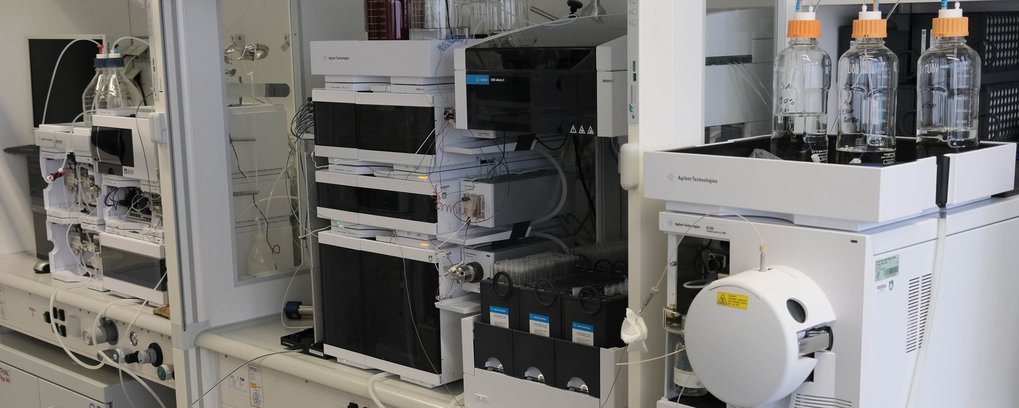 Bioorganic Chemistry & Biophysics Core Facility (Biochemistry) Bioorganic Chemistry & Biophysics Core Facility (Biochemistry)