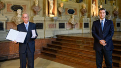 F. Ulrich Hartl (links) und Ministerpräsident Markus Söder (rechts).