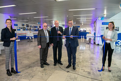 Opening of the exhibition on April 24 by the Bavarian Minister of State for Federal Affairs and Media Dr. Florian Herrmann, MdL. (from left to right: Patricia Nickel, Martin Stratmann, Franz-Ulrich Hartl, Florian Herrmann, Lisa Breyer)