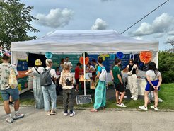 With its central location and exciting experiments, the tent of the two Max Planck Institutes was always well attended at the Superbloom Festival.